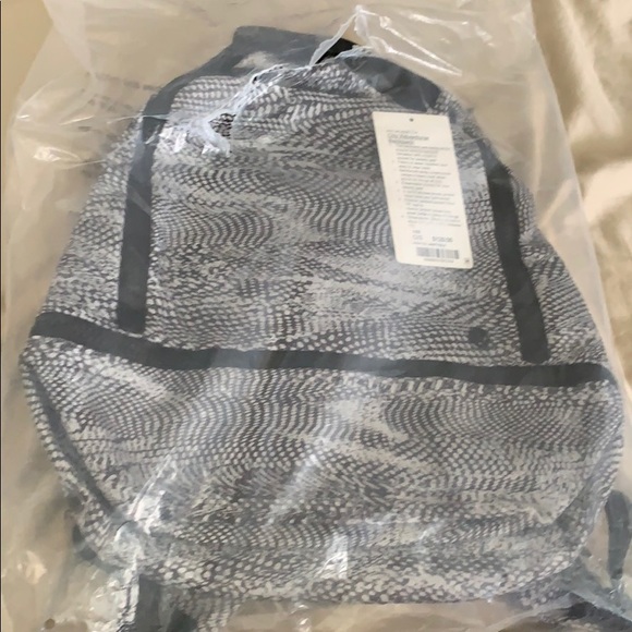 Lululemon City Adventurer Backpack *NWT* - Picture 7 of 8